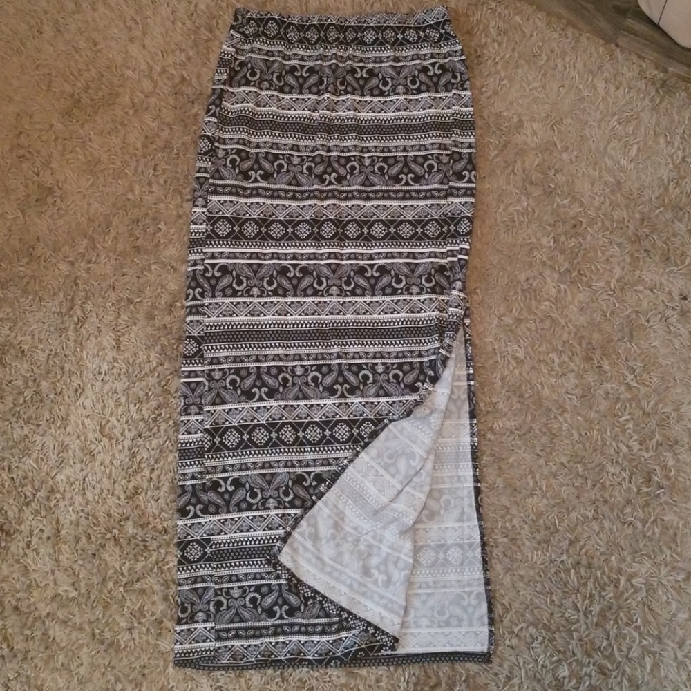 Patterned Maxi Skirt